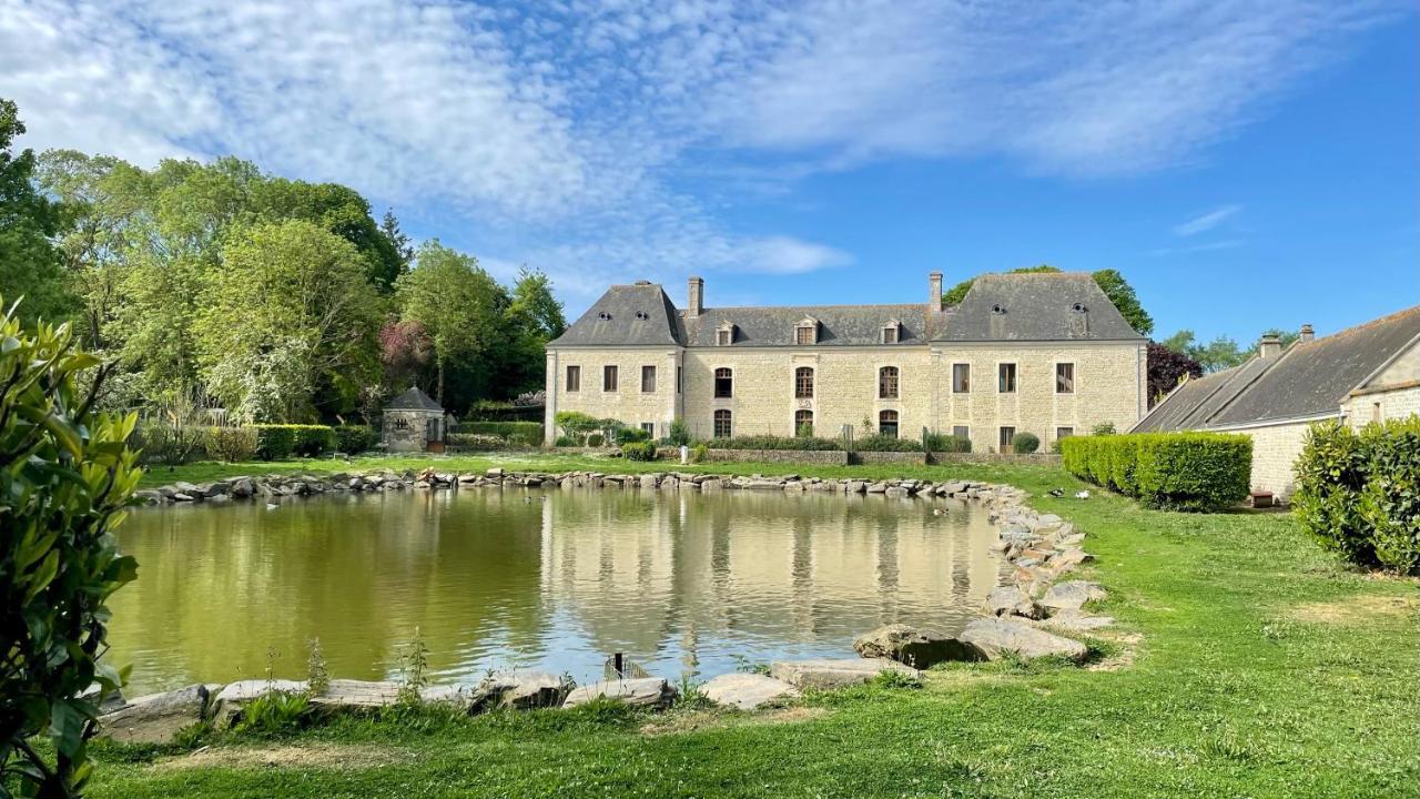 Chateau Du Bu Hotel Anctoville Exterior photo